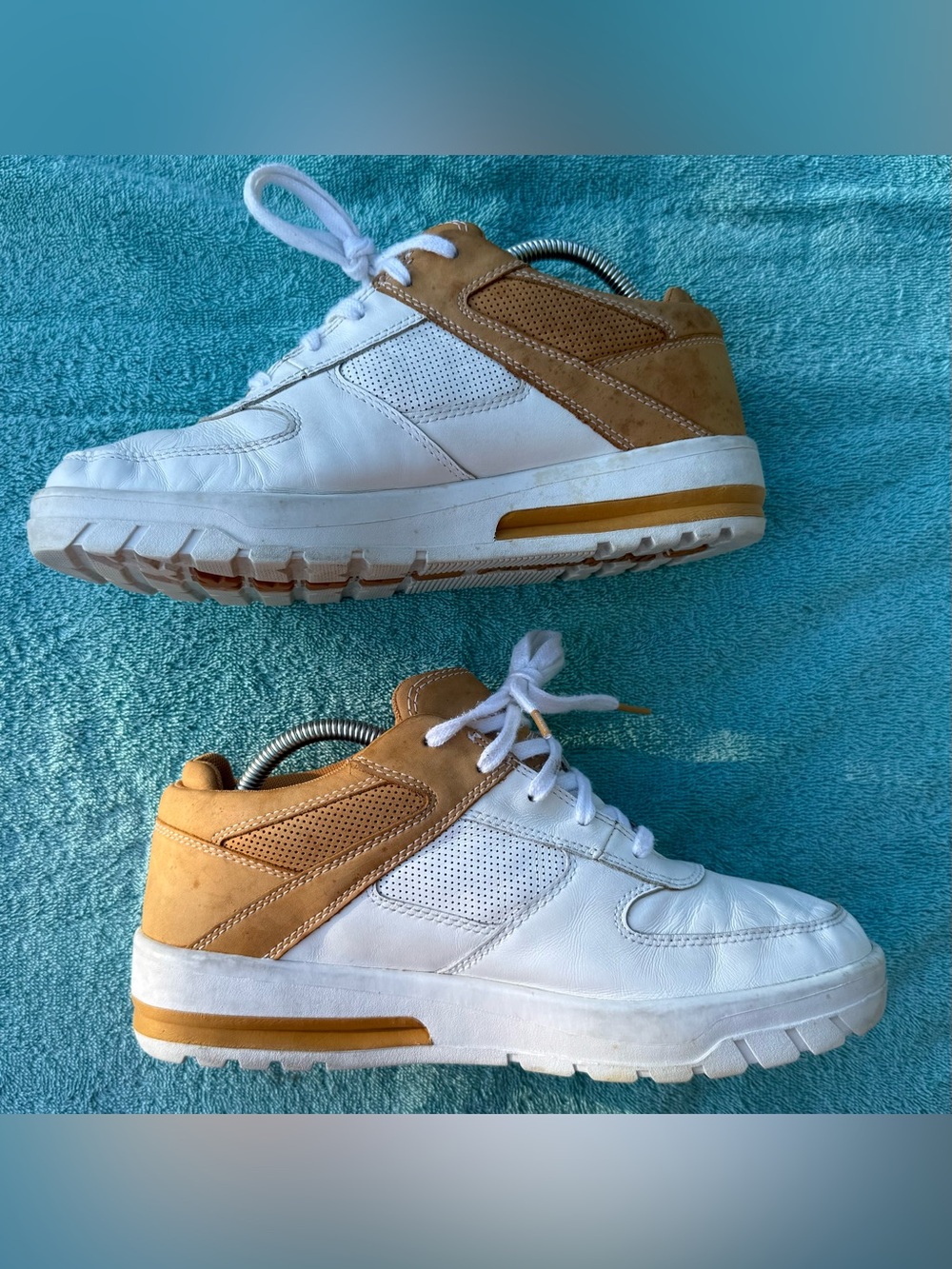 🪎 Timberland Premium Leather Low Top Sneakers White Tan Size 8.5M Style 53057